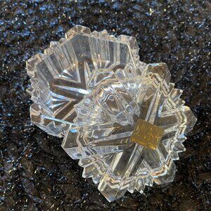 Mikasa "Nature's Song" Snowflake Sparkling Winter Holiday Trinket Box with Box